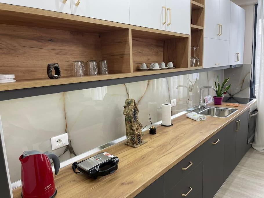 Melody In Apartment Korce
